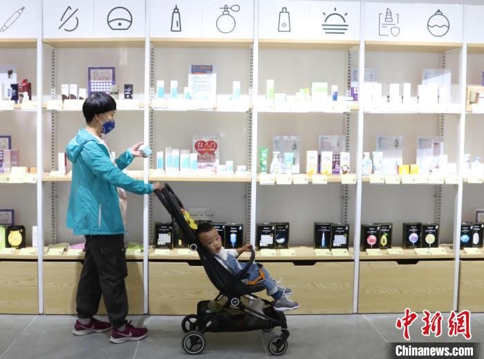 寧夏銀川：跨境新零售體驗(yàn)店為消費(fèi)者打造進(jìn)口商品購(gòu)物平臺(tái)